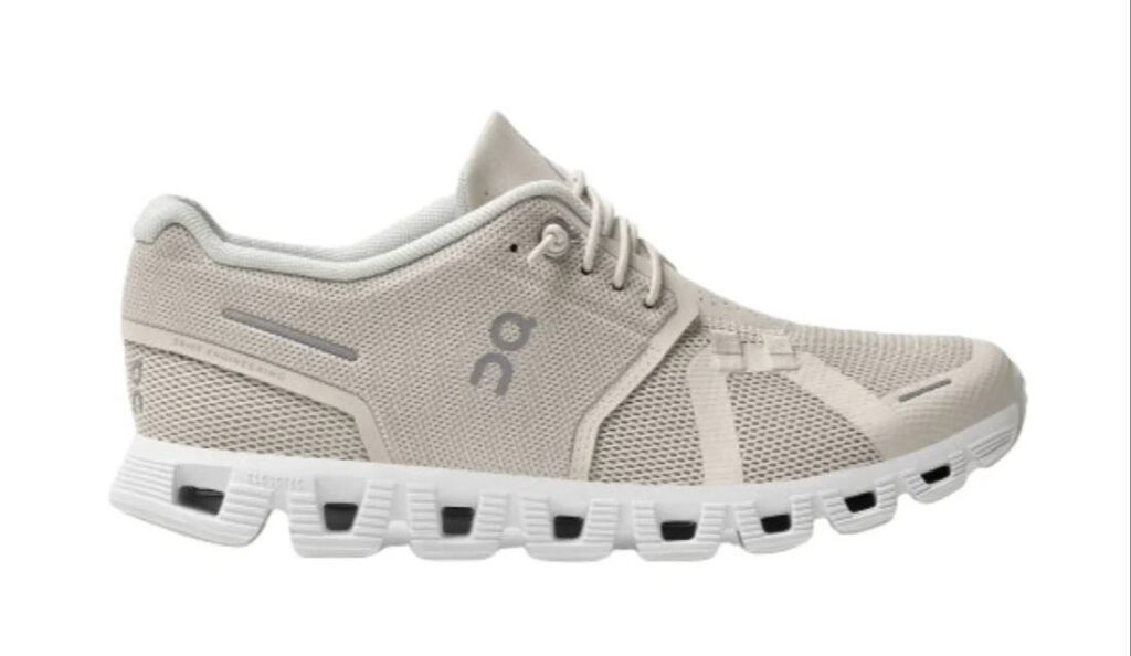 On cloud 5 pearl white