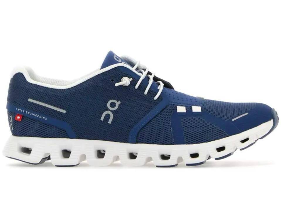 On cloud 5 denim